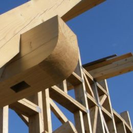 dřevěná vazba tesařské konstrukce - jako umělecké dílo